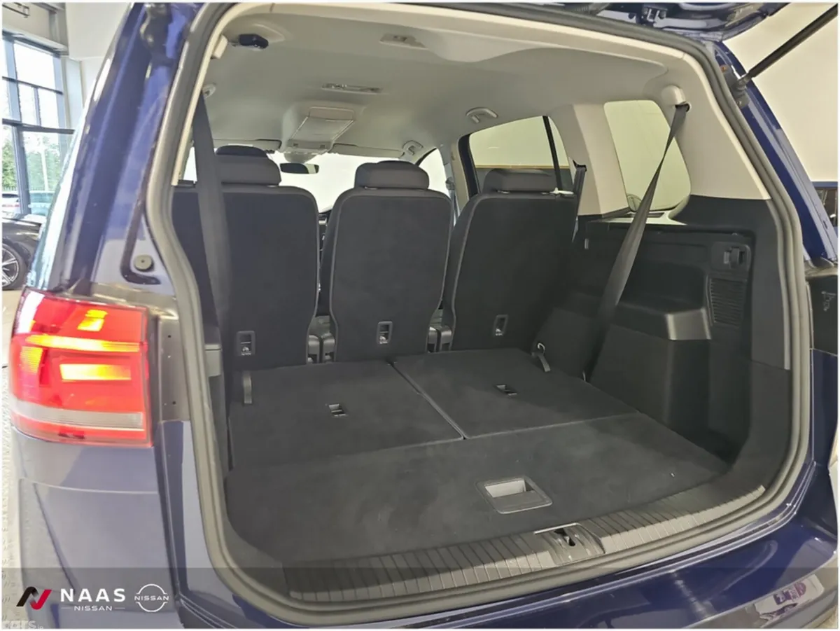 Volkswagen Touran SUV, Petrol, 2018, Blue
