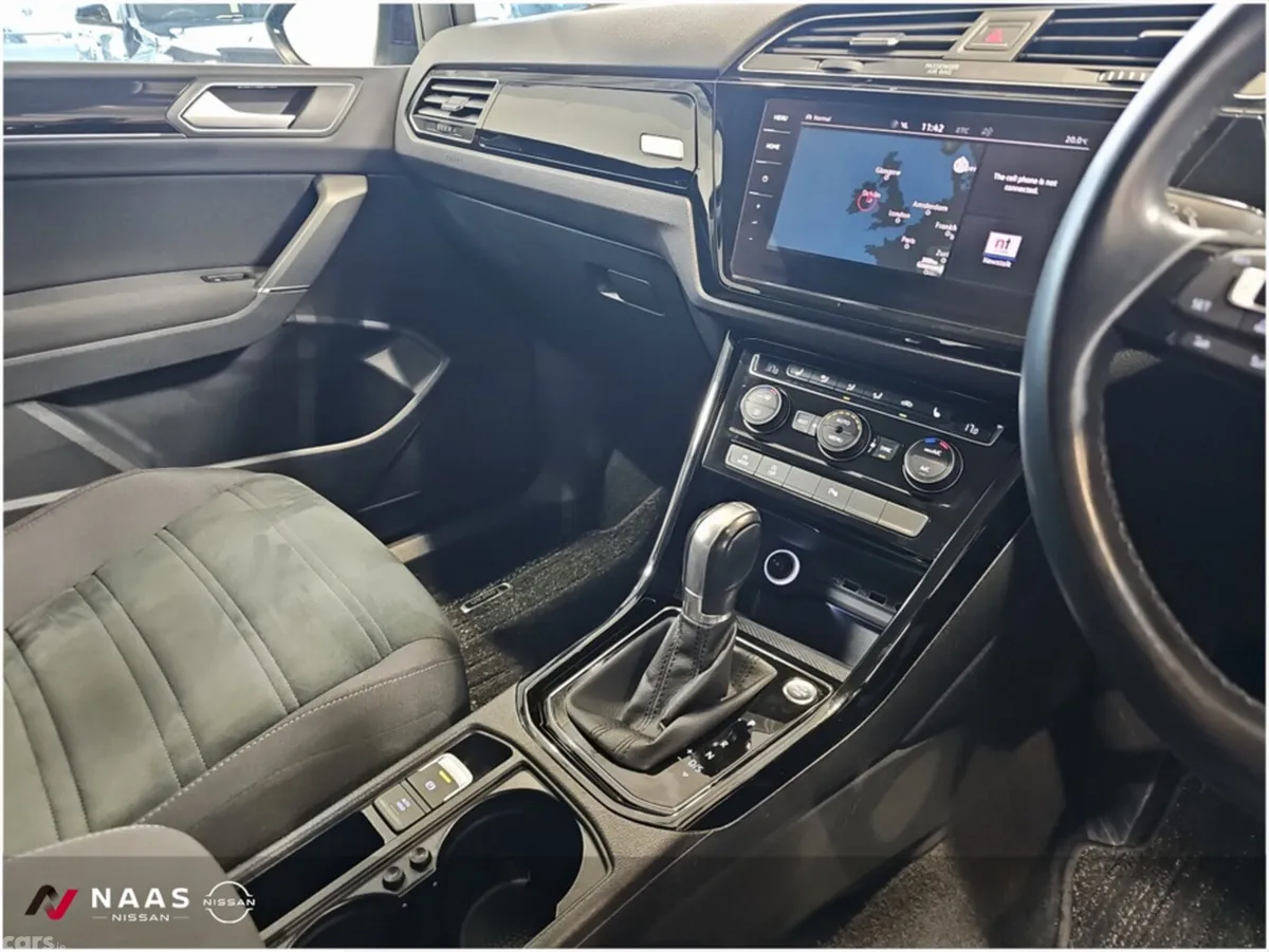 Volkswagen Touran SUV, Petrol, 2018, Blue