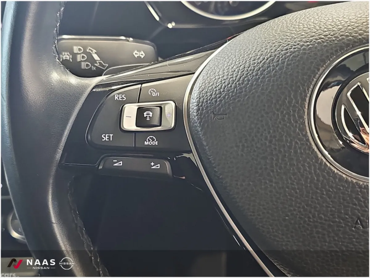 Volkswagen Touran SUV, Petrol, 2018, Blue