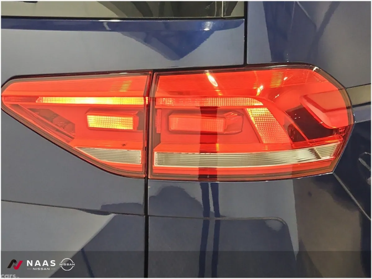Volkswagen Touran SUV, Petrol, 2018, Blue