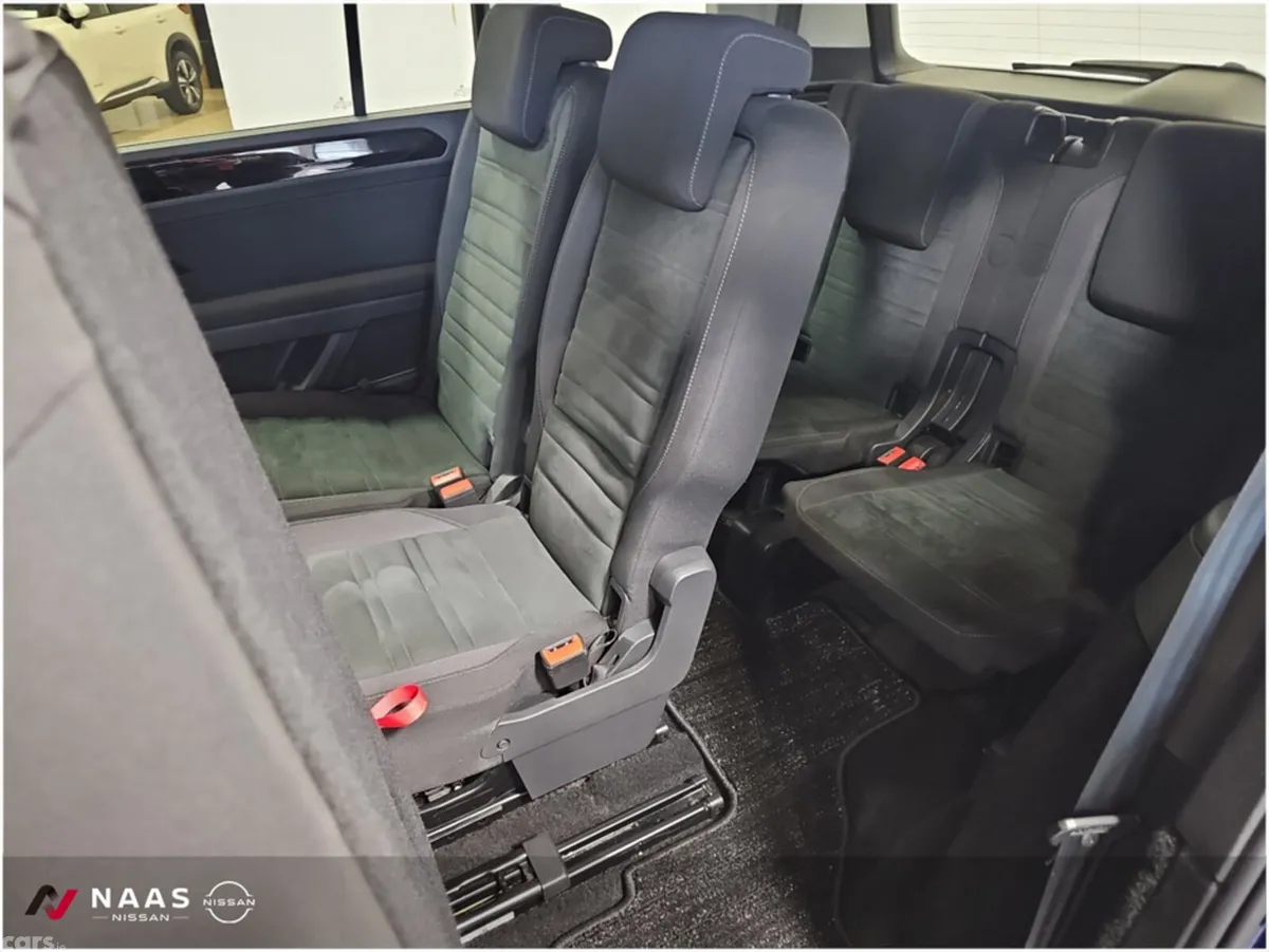 Volkswagen Touran SUV, Petrol, 2018, Blue