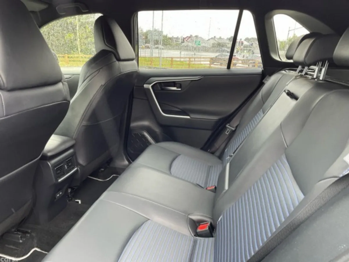 Toyota RAV4 SUV, Petrol Hybrid, 2024, Grey