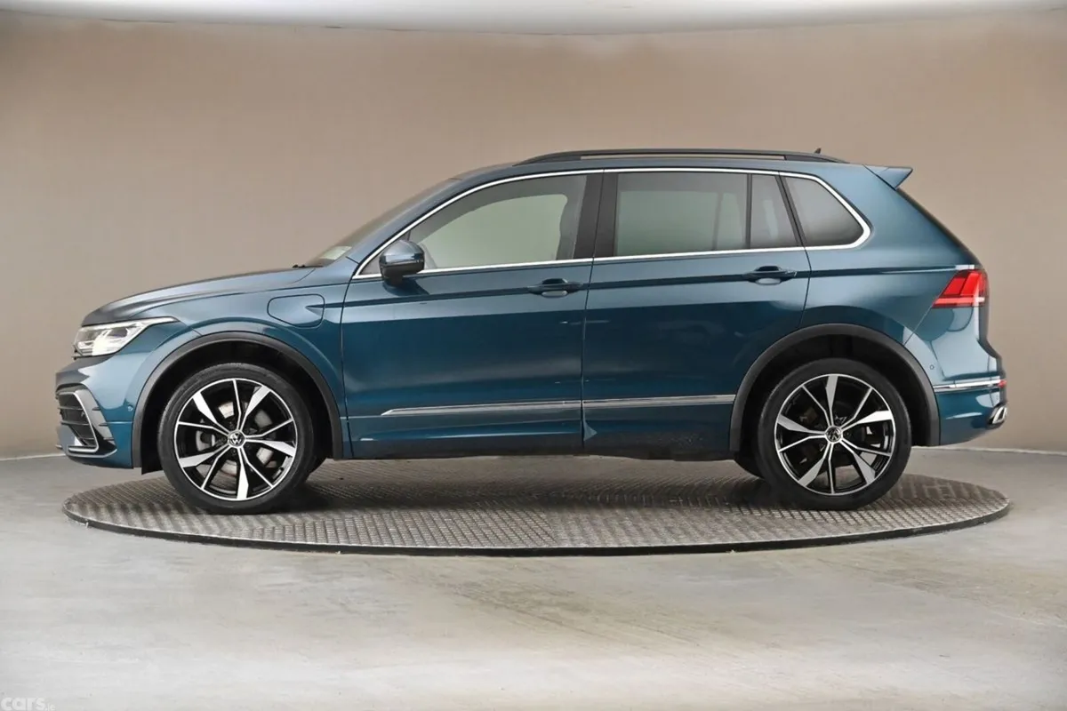Volkswagen Tiguan SUV, Petrol Hybrid, 2023, Blue