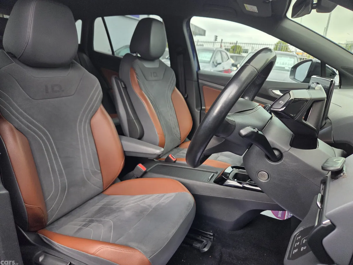Volkswagen ID.4 SUV, Electric, 2021, Blue