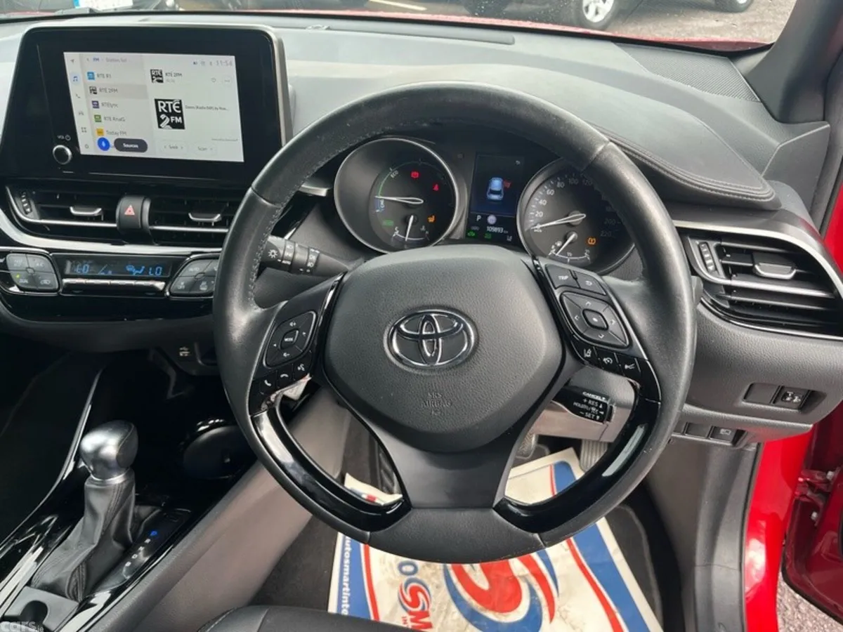 Toyota C-HR SUV, Petrol Hybrid, 2023, Red