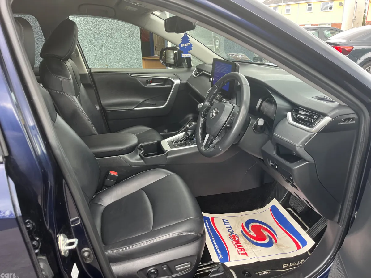 Toyota RAV4 SUV, Petrol Hybrid, 2023, Blue