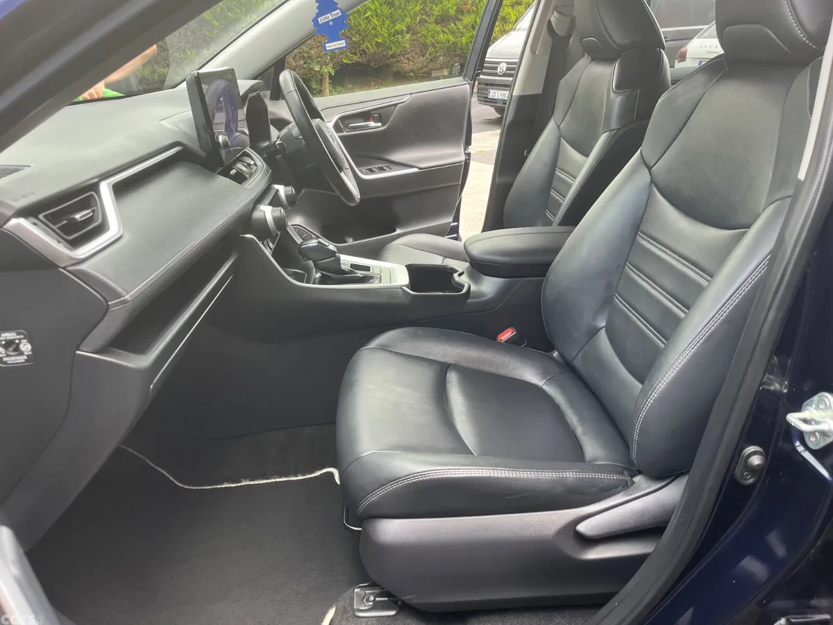 Toyota RAV4 SUV, Petrol Hybrid, 2023, Blue