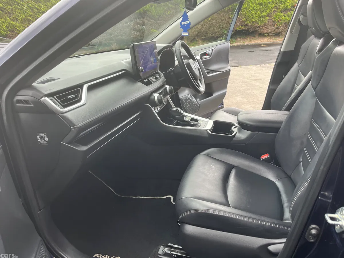 Toyota RAV4 SUV, Petrol Hybrid, 2023, Blue