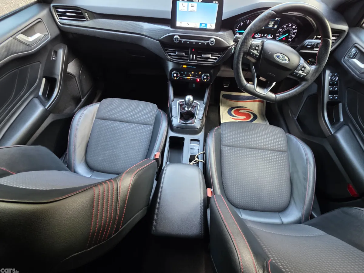 Ford Focus Hatchback, Diesel, 2019, Black