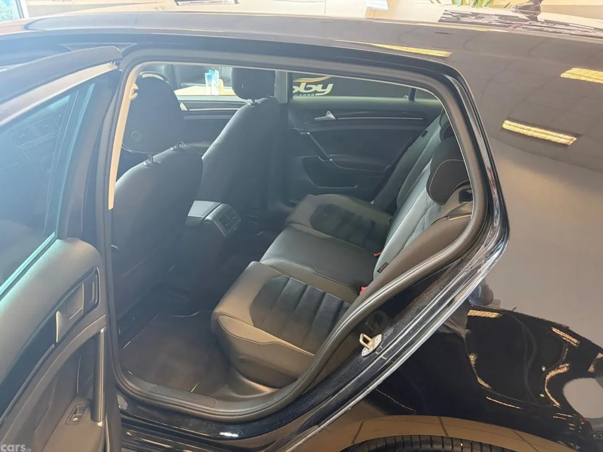 Volkswagen Golf Hatchback, Petrol, 2016, Black