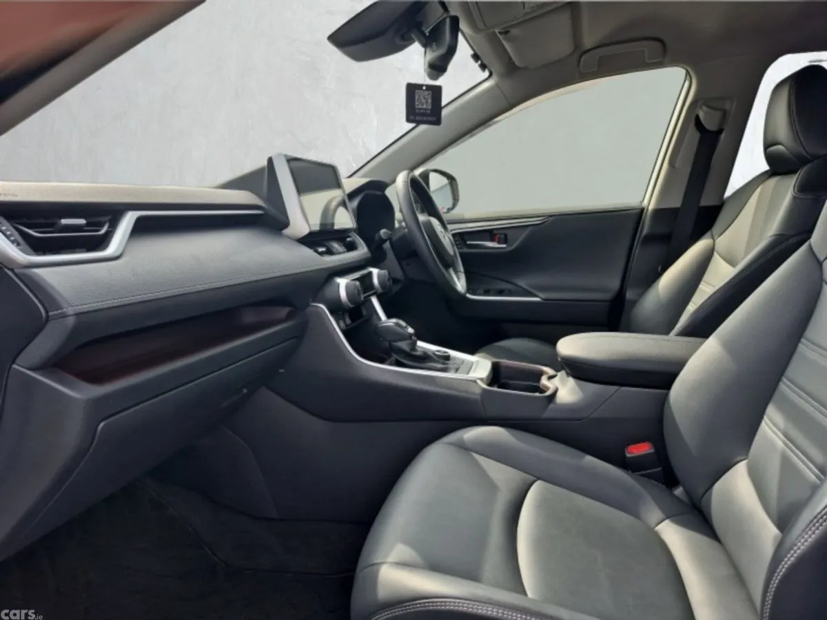 Toyota RAV4 SUV, Petrol Hybrid, 2021, White