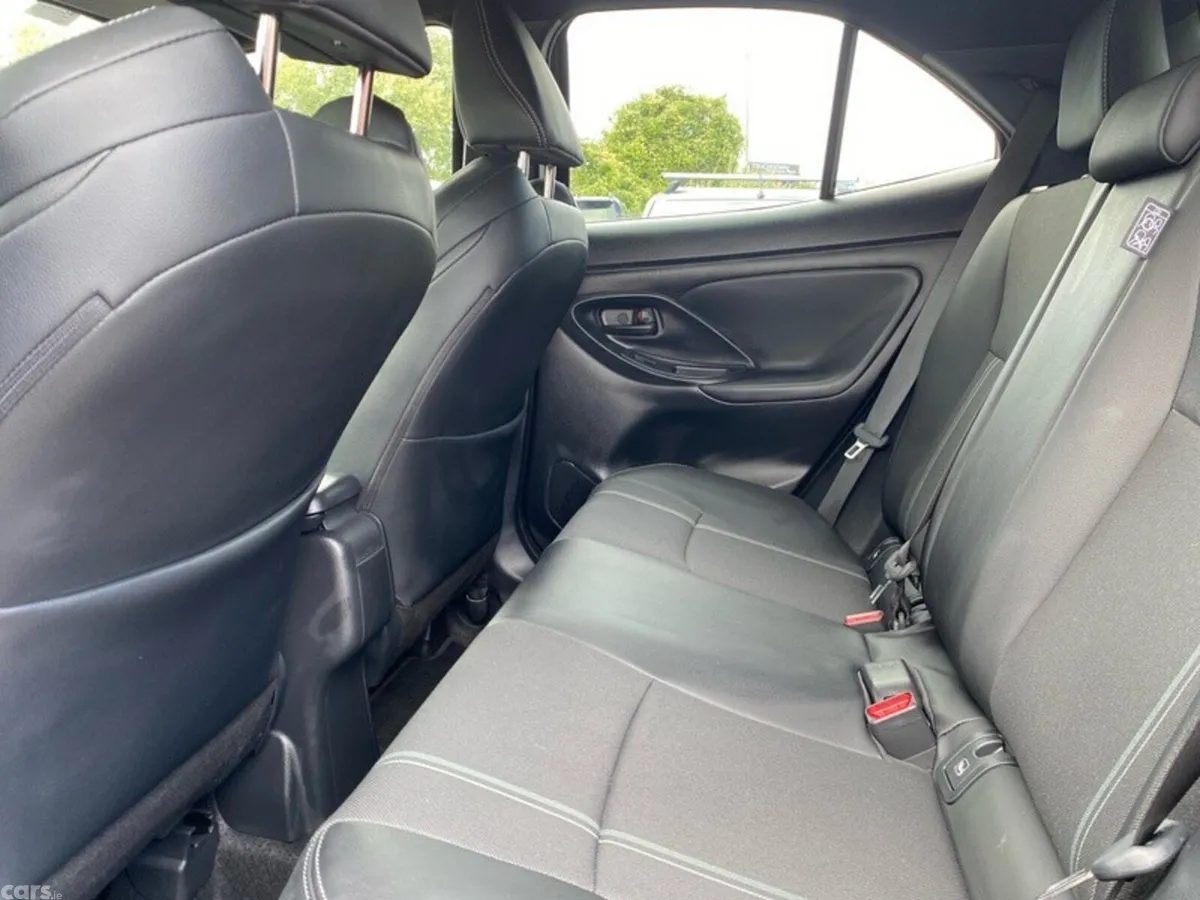Toyota Yaris Cross SUV, Petrol Hybrid, 2025, Grey