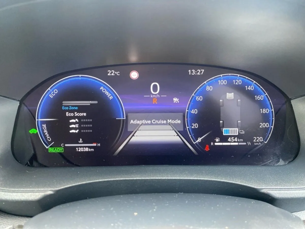 Toyota Yaris Cross SUV, Petrol Hybrid, 2025, Grey