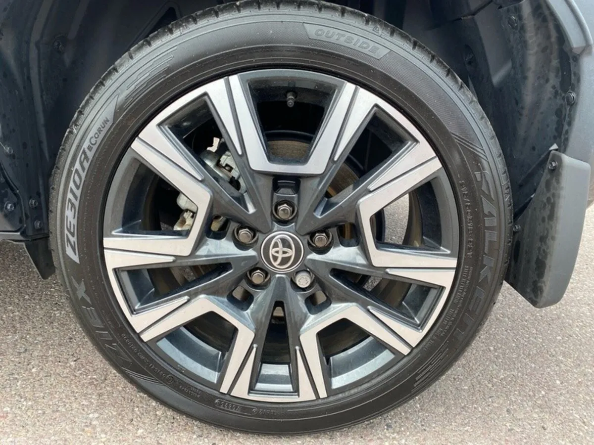 Toyota Yaris Cross SUV, Petrol Hybrid, 2025, Grey