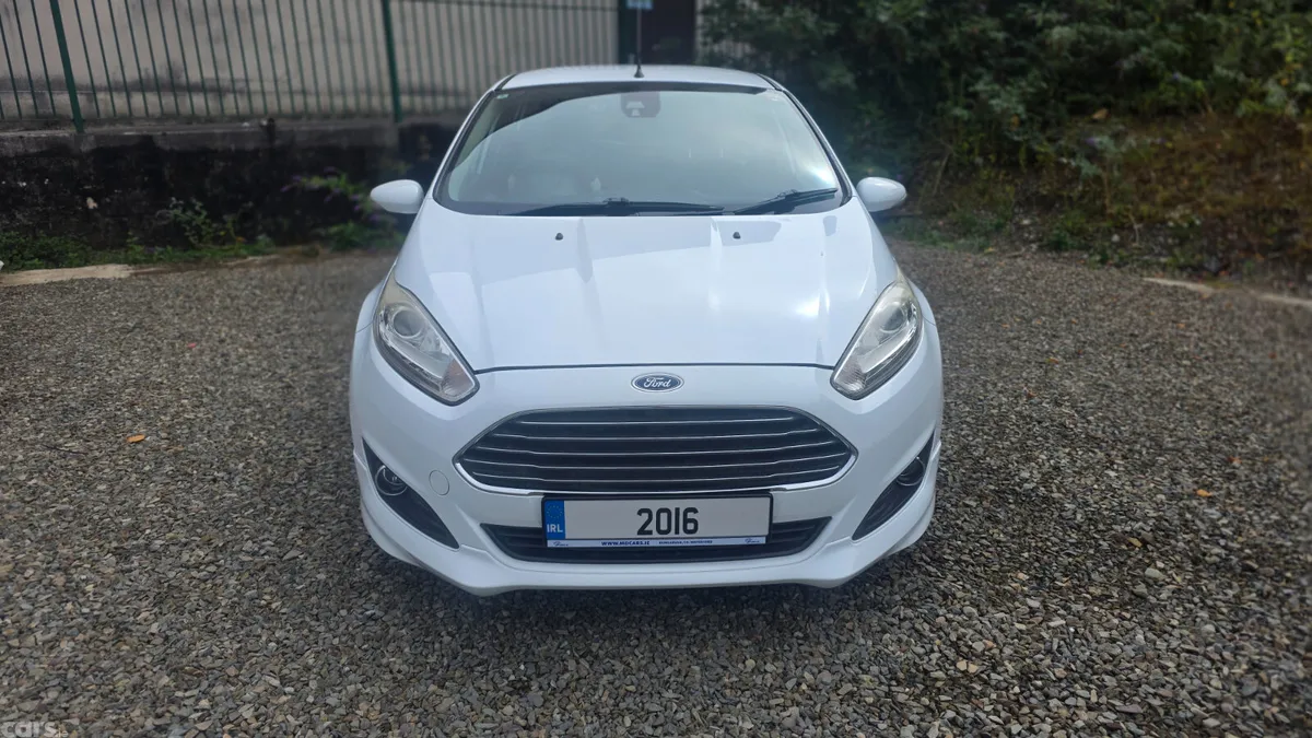 Ford Fiesta Hatchback, Petrol, 2016, White