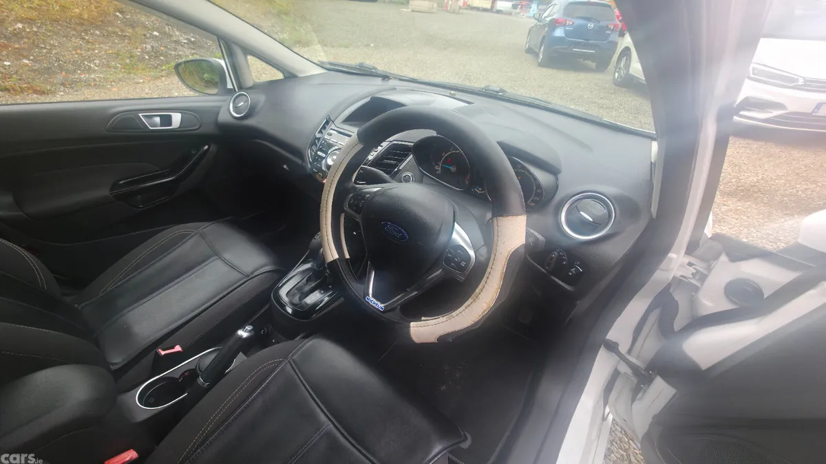 Ford Fiesta Hatchback, Petrol, 2016, White
