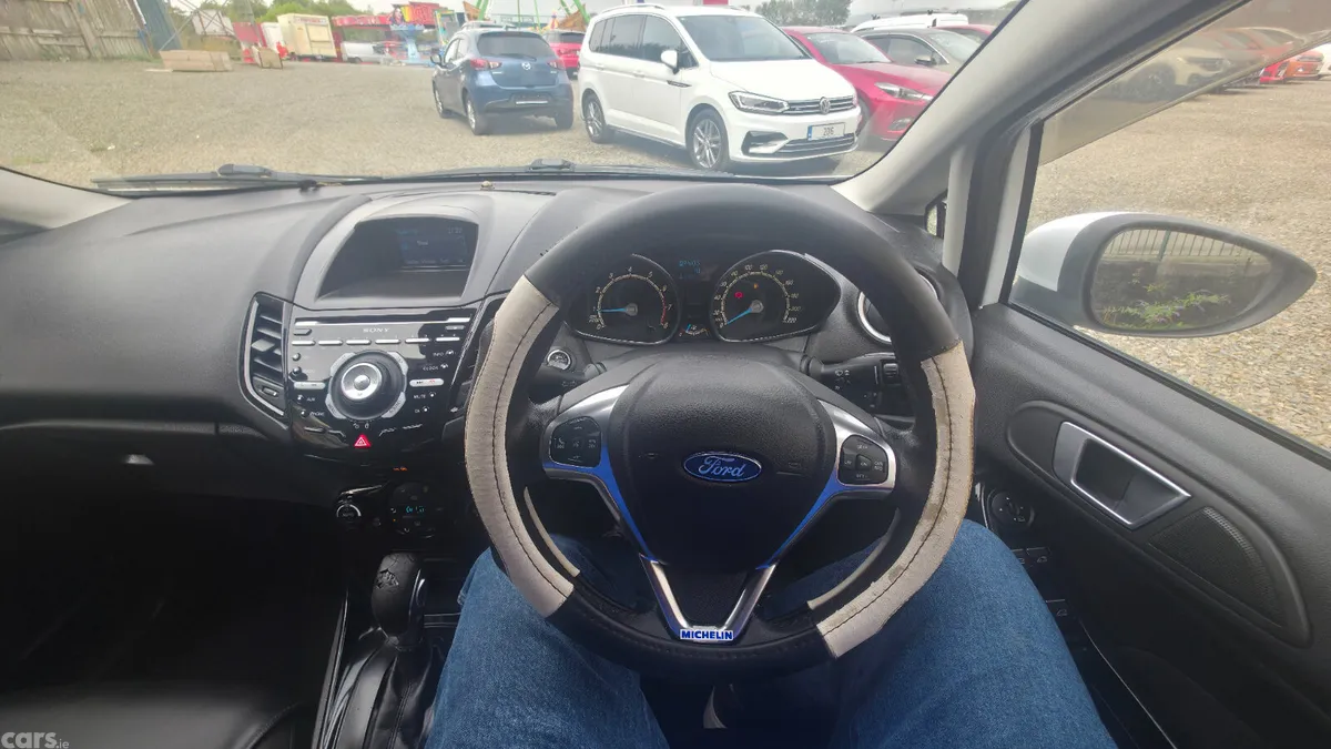Ford Fiesta Hatchback, Petrol, 2016, White