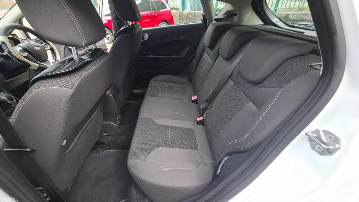Ford Fiesta Hatchback, Petrol, 2016, White