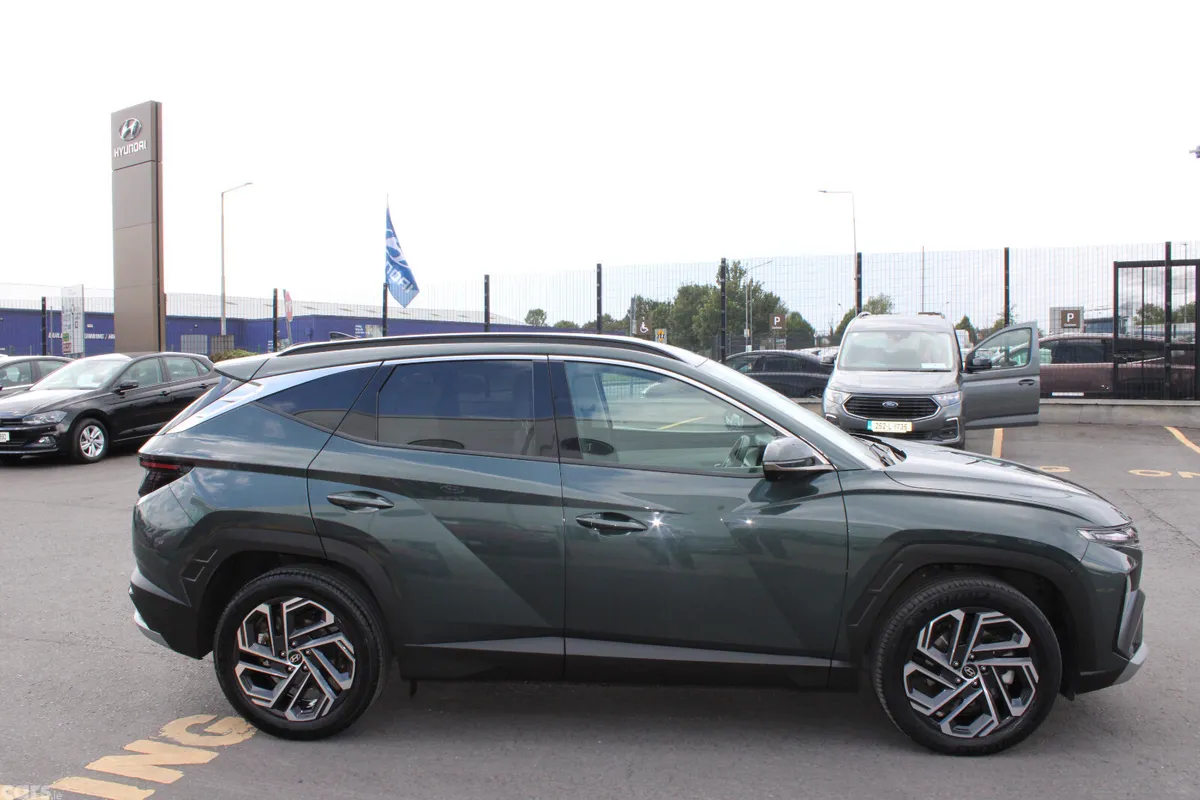Hyundai Tucson SUV, Petrol Hybrid, 2024, Green
