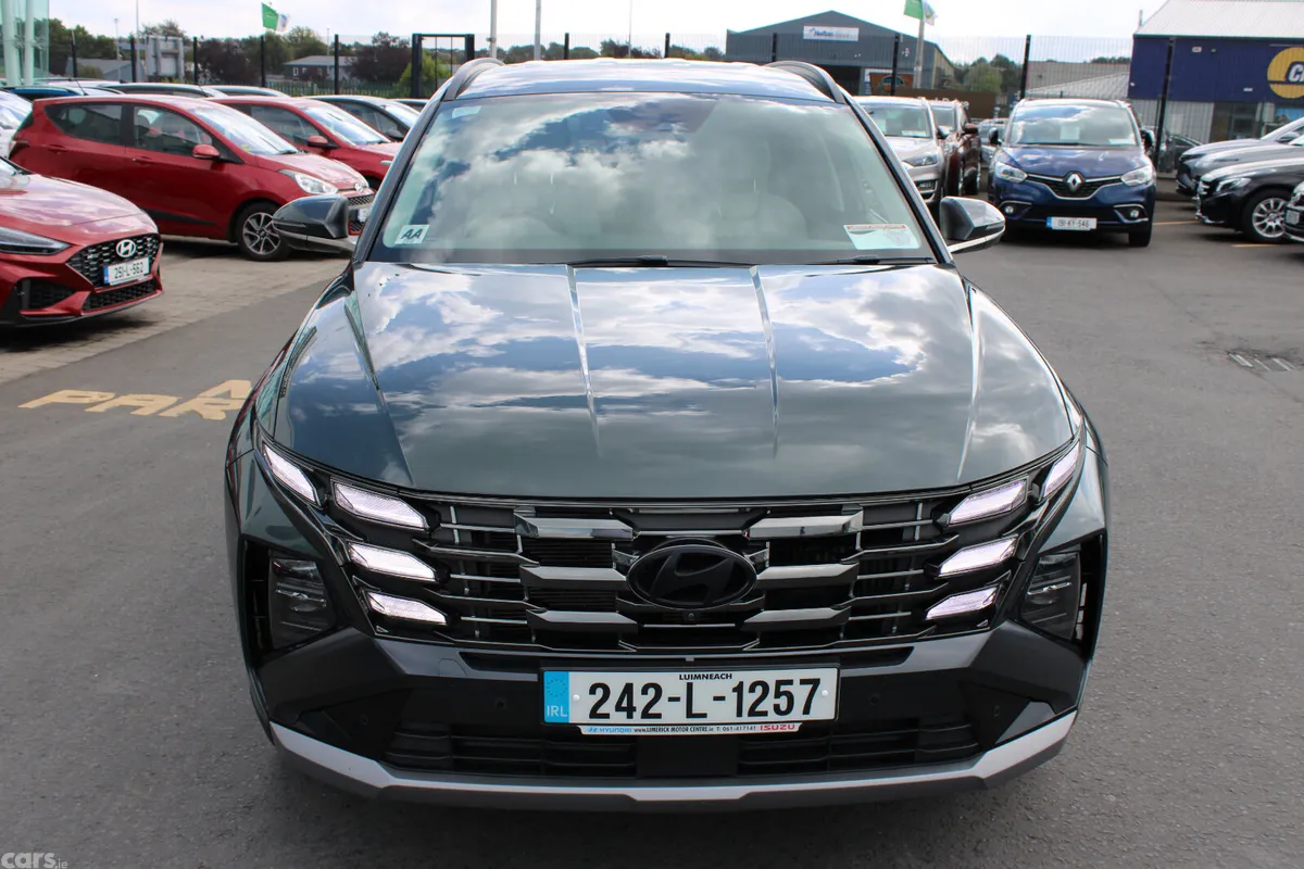 Hyundai Tucson SUV, Petrol Hybrid, 2024, Green