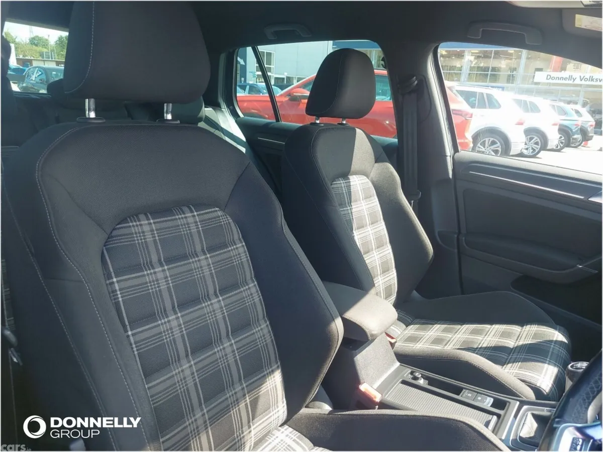 Volkswagen Golf Hatchback, Diesel, 2018, Blue