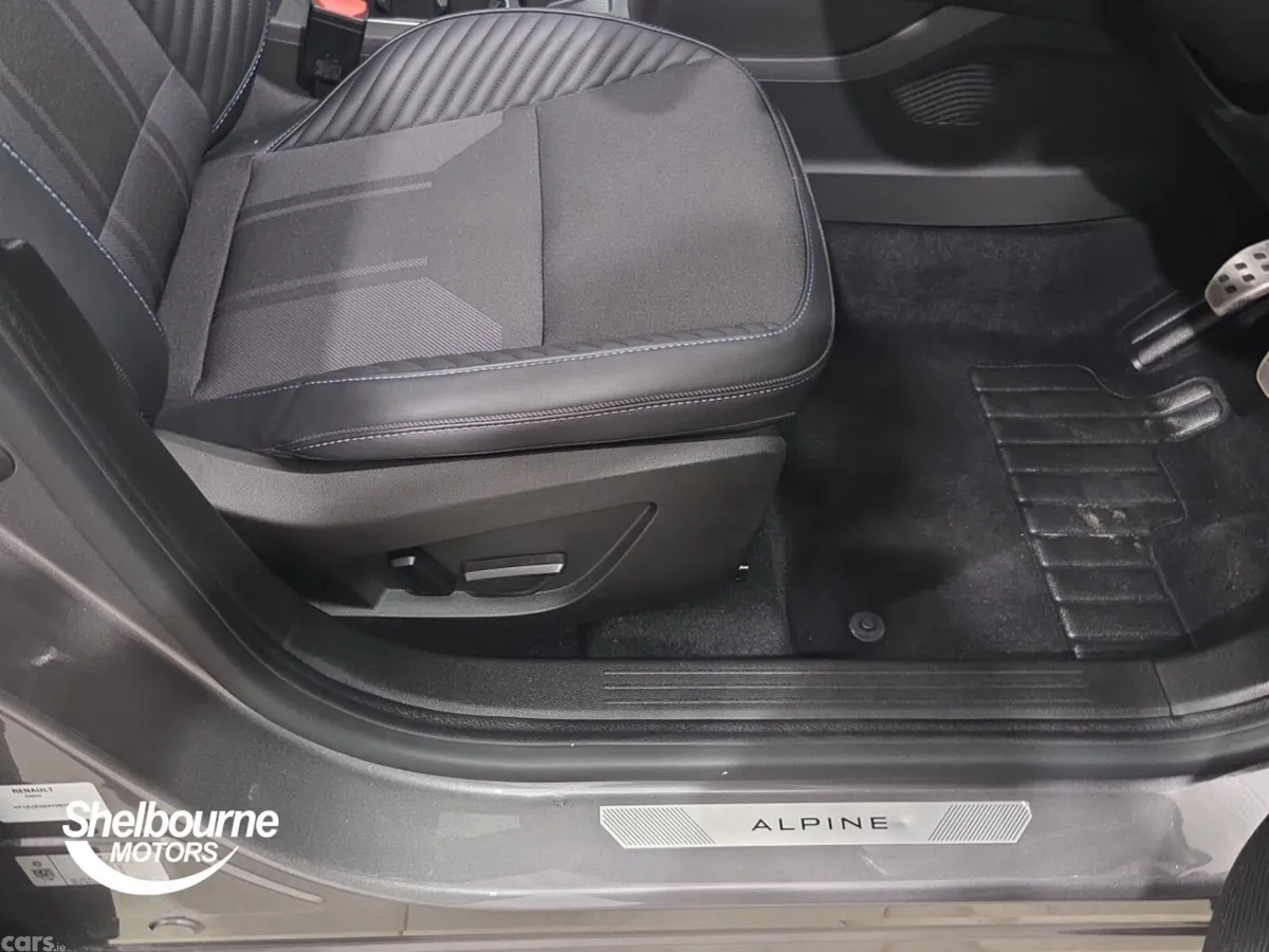 Renault Captur Hatchback, Petrol, 2026, Grey