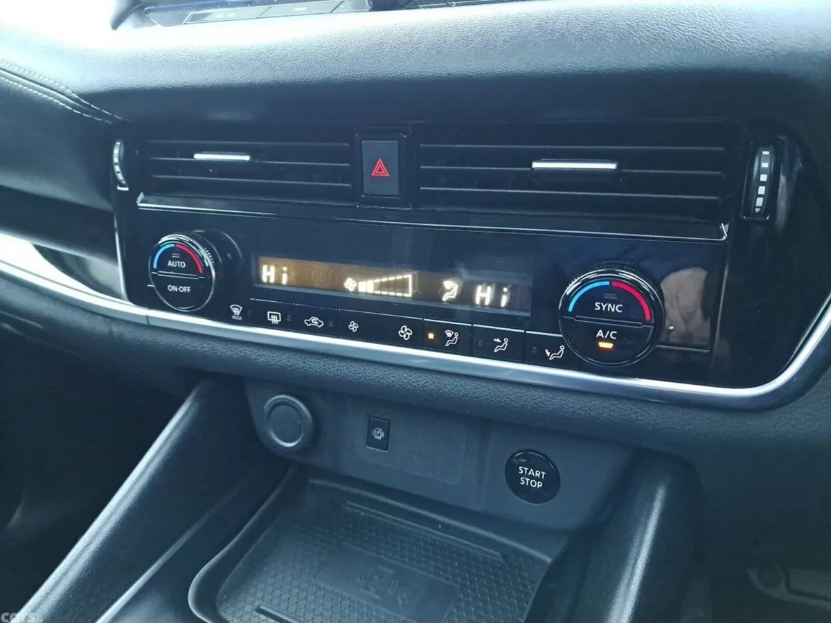 Nissan Qashqai SUV, Petrol Hybrid, 2024, Red