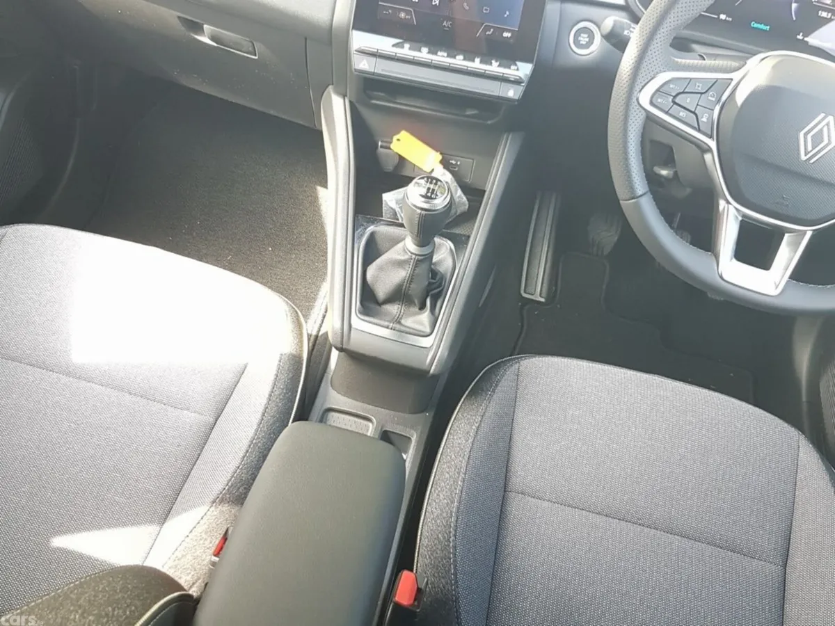 Renault Captur Hatchback, Petrol, 2026, Red