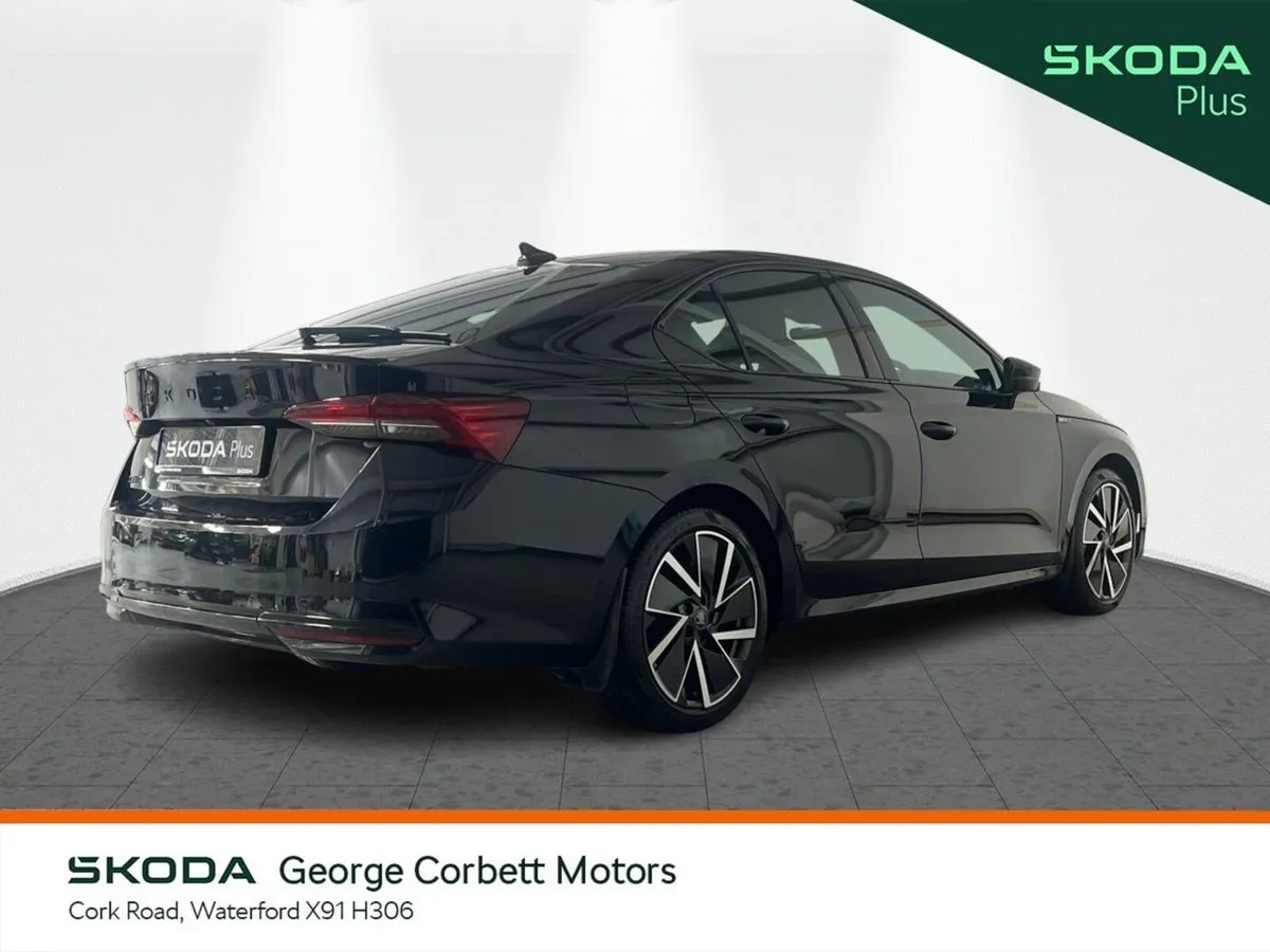 Skoda Octavia Saloon, Diesel, 2026, Black