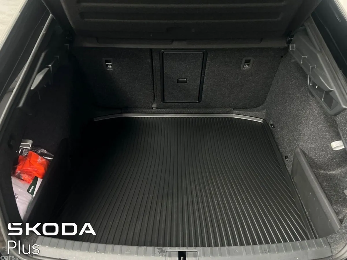 Skoda Octavia Saloon, Diesel, 2026, Black
