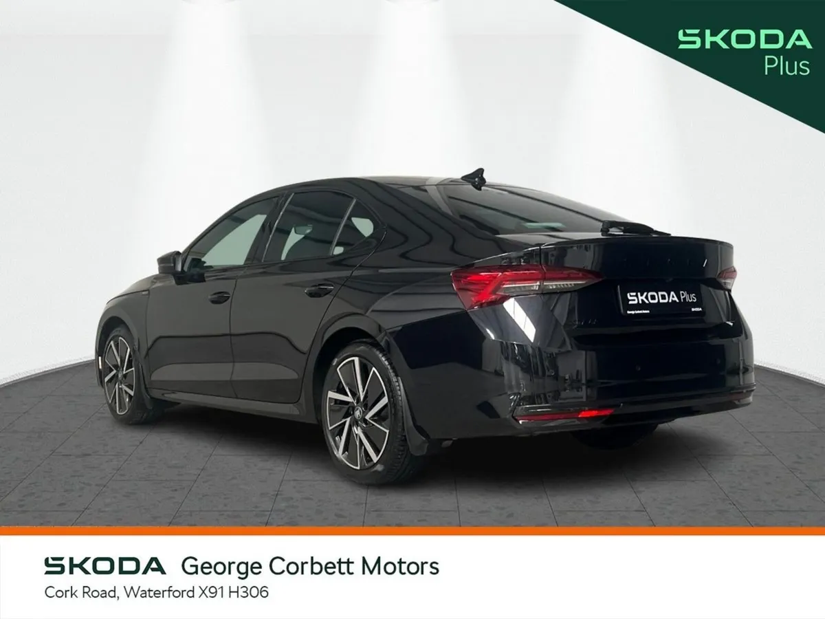 Skoda Octavia Saloon, Diesel, 2026, Black
