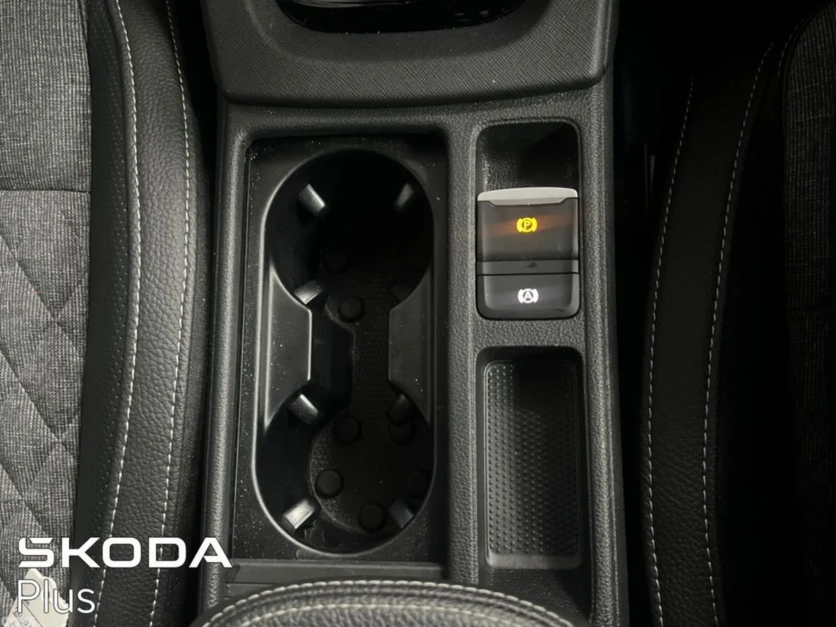 Skoda Octavia Saloon, Diesel, 2026, Black
