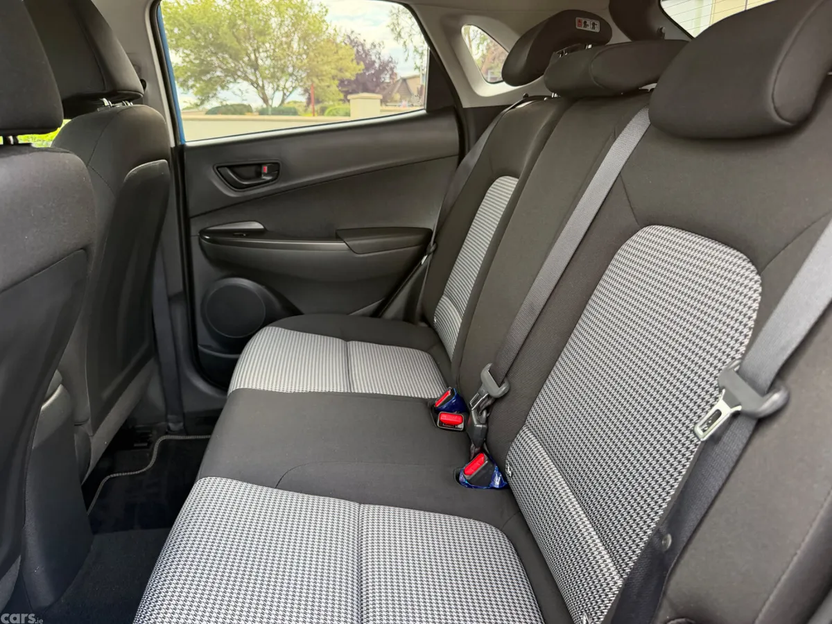 Hyundai KONA MPV, Petrol, 2022, Blue