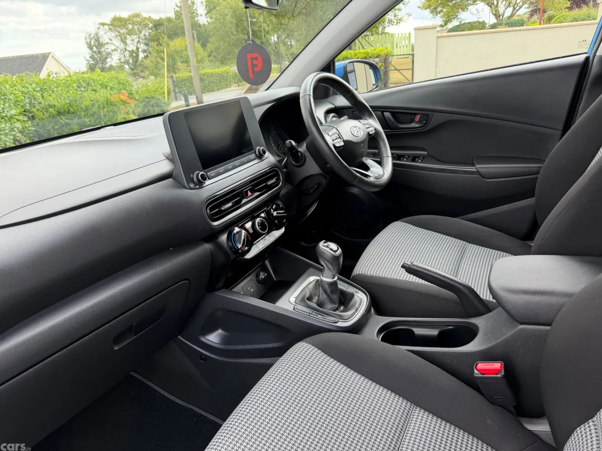 Hyundai KONA MPV, Petrol, 2022, Blue
