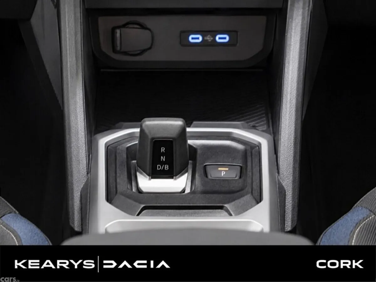Dacia Duster SUV, Petrol Hybrid, 2026, Grey