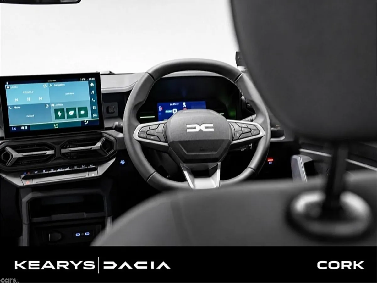 Dacia Duster SUV, Petrol Hybrid, 2026, Grey