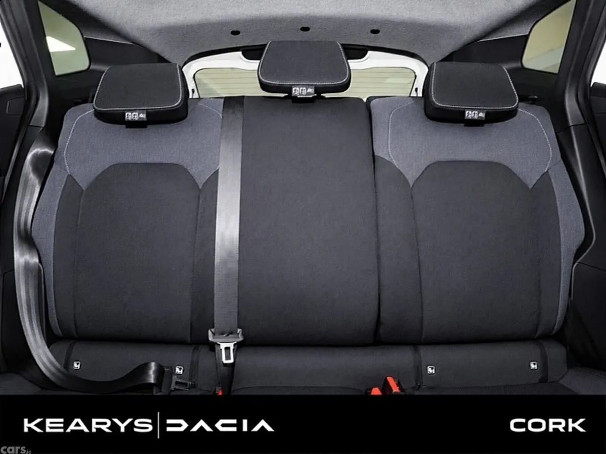 Dacia Duster SUV, Petrol Hybrid, 2026, Grey
