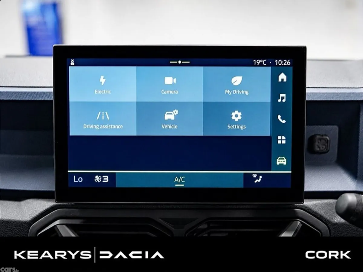 Dacia Duster SUV, Petrol Hybrid, 2026, Grey