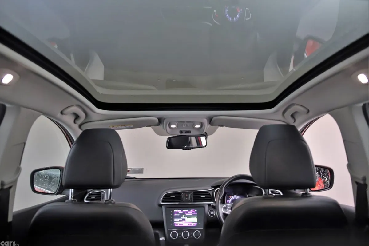 Renault Kadjar SUV, Petrol, 2019, Red