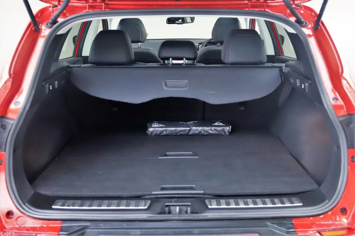 Renault Kadjar SUV, Petrol, 2019, Red