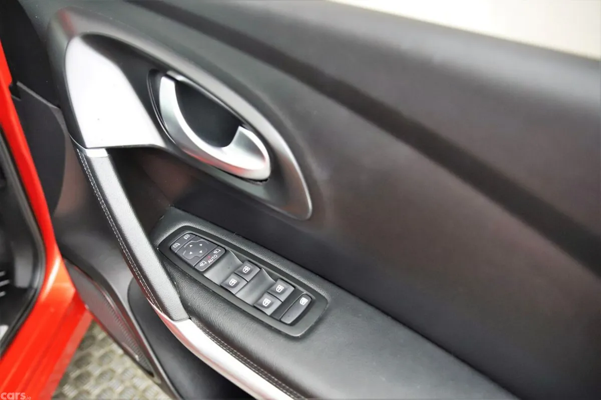 Renault Kadjar SUV, Petrol, 2019, Red