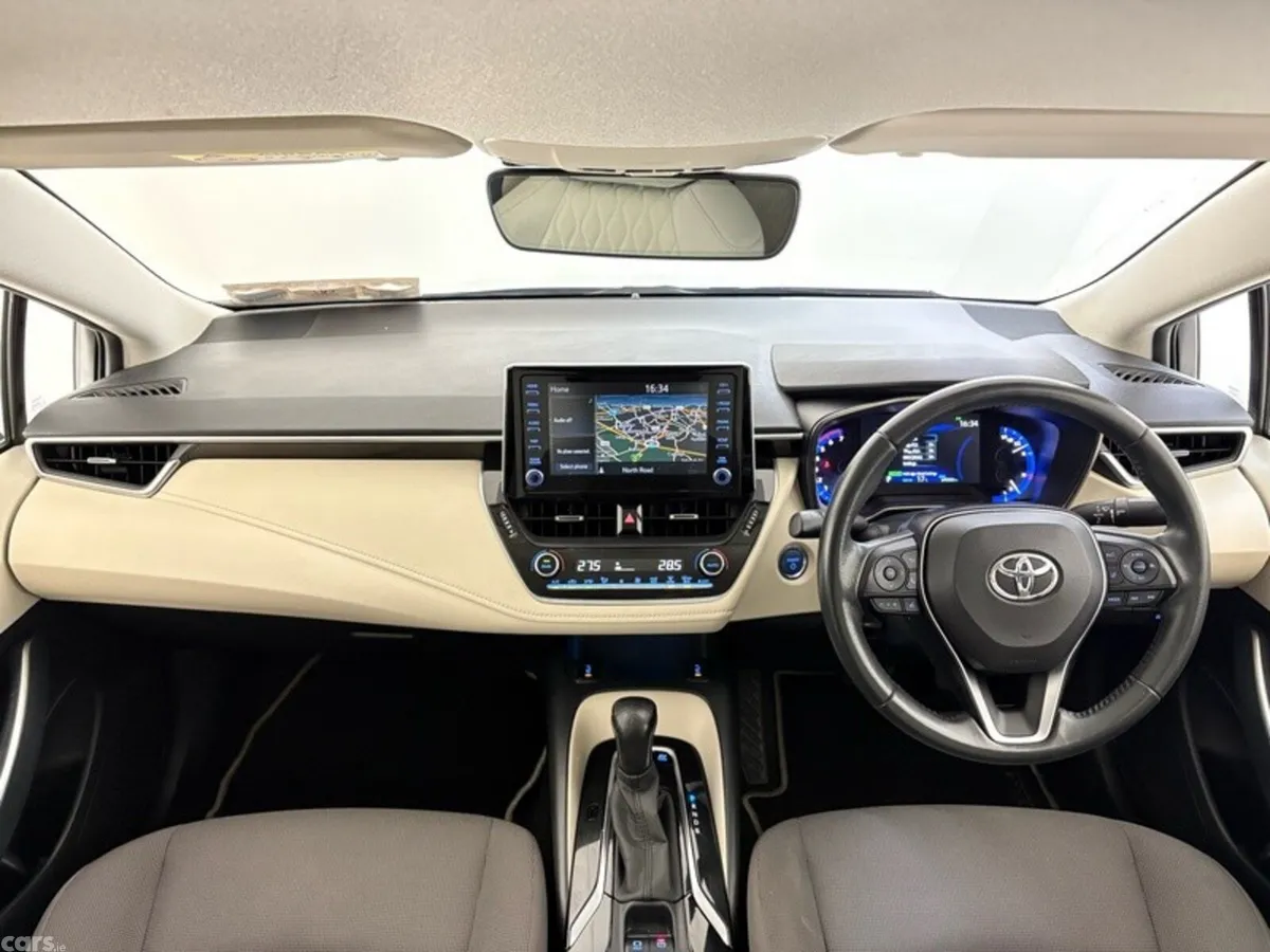 Toyota Corolla Saloon, Petrol Hybrid, 2021, Silver