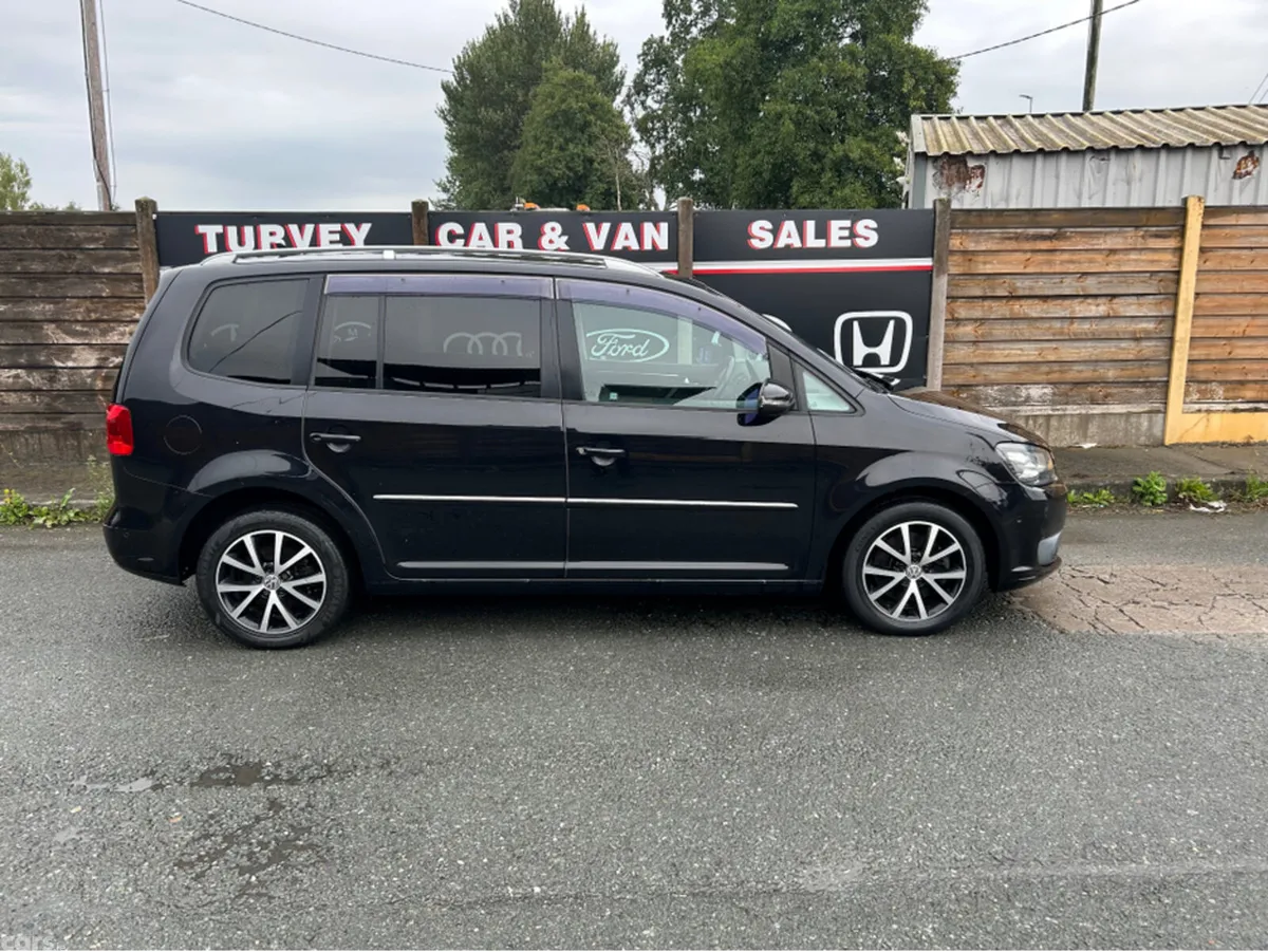 Volkswagen Touran MPV, Petrol, 2013, Black