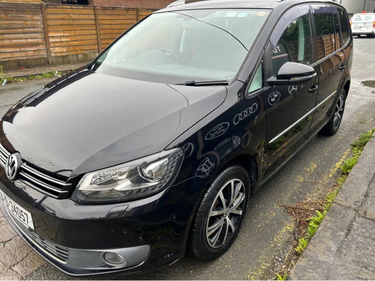 Volkswagen Touran MPV, Petrol, 2013, Black