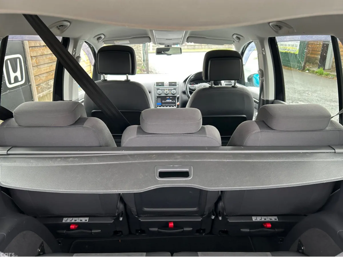 Volkswagen Touran MPV, Petrol, 2013, Black