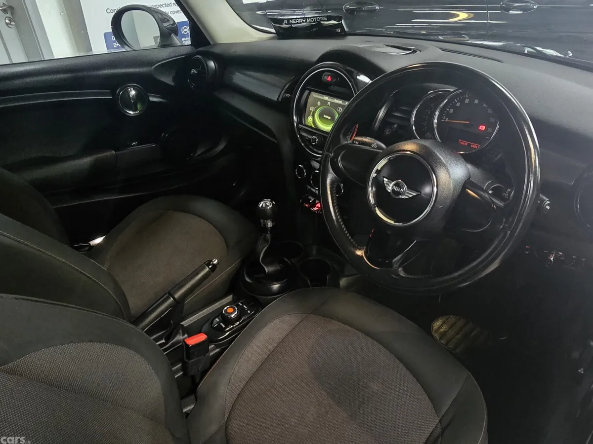 Mini Cooper Hatchback, Diesel, 2015, Black