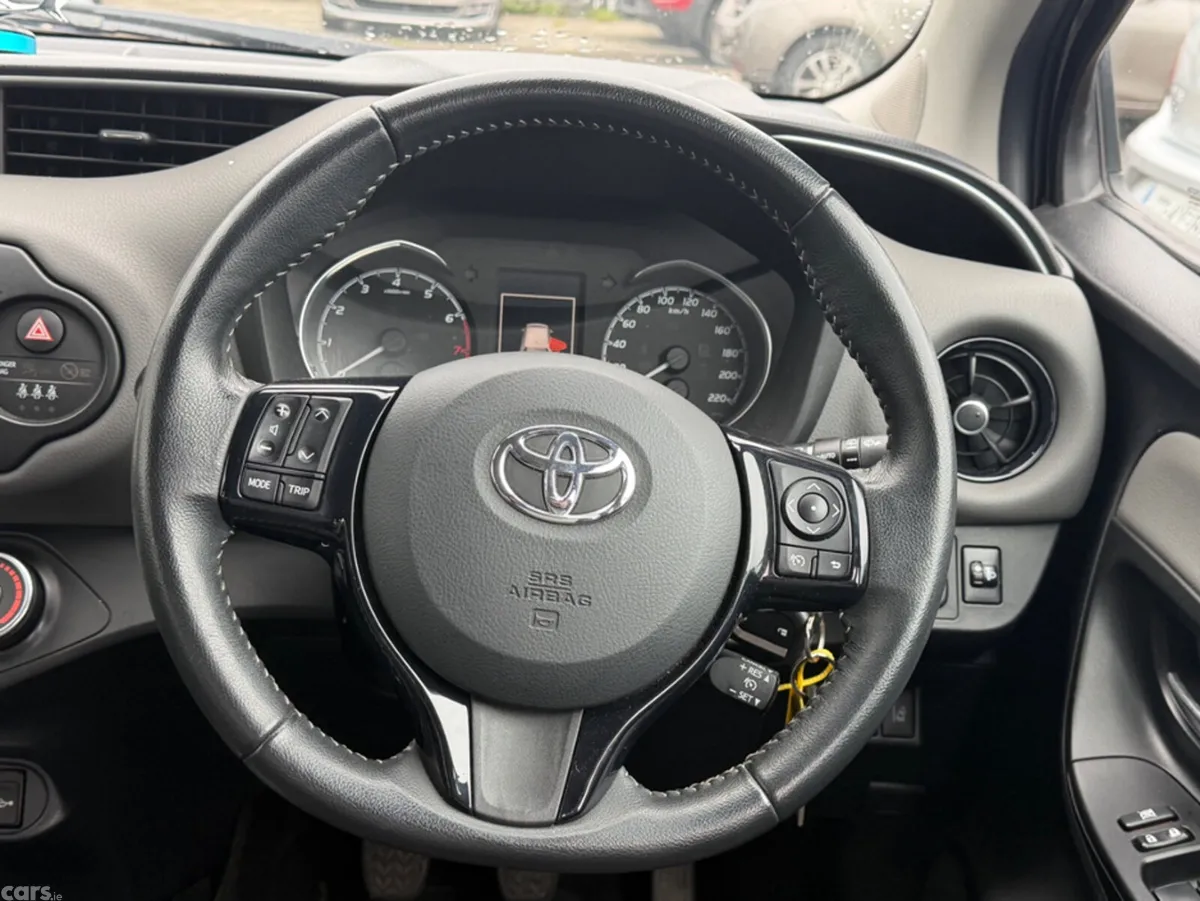 Toyota Yaris Hatchback, Petrol, 2018, Grey