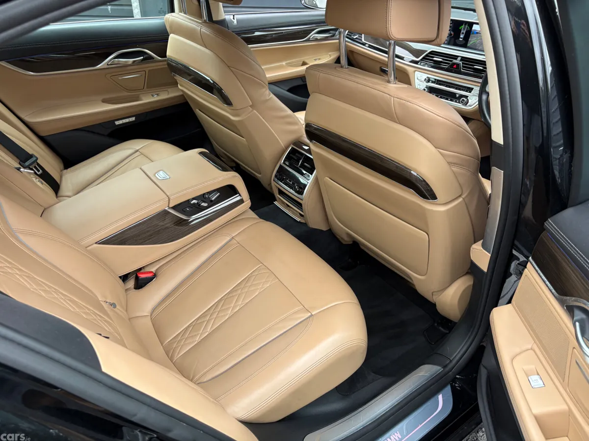 BMW 7-Series Saloon, Diesel, 2016, Black