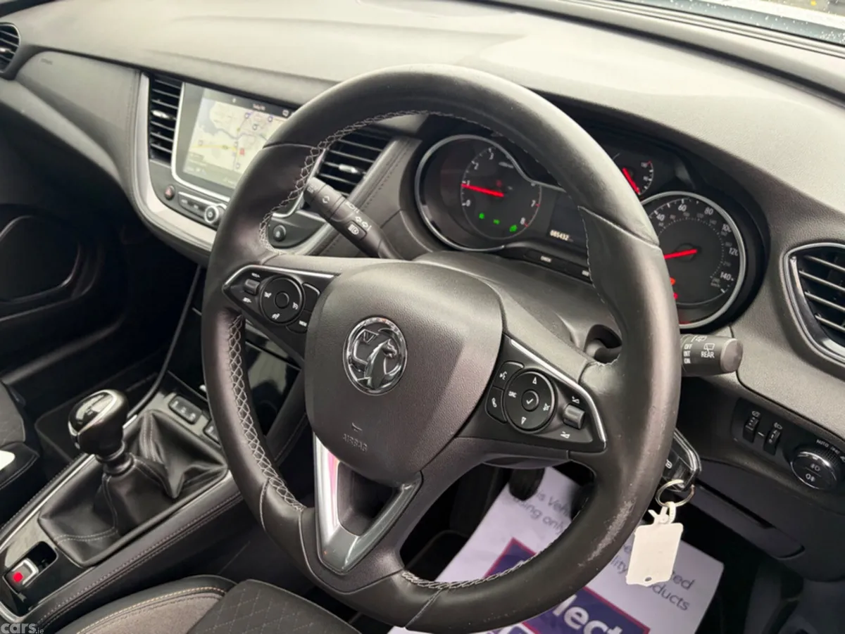 Vauxhall Grandland X Hatchback, Petrol, 2019, White