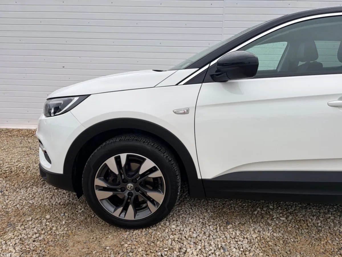 Vauxhall Grandland X Hatchback, Petrol, 2019, White